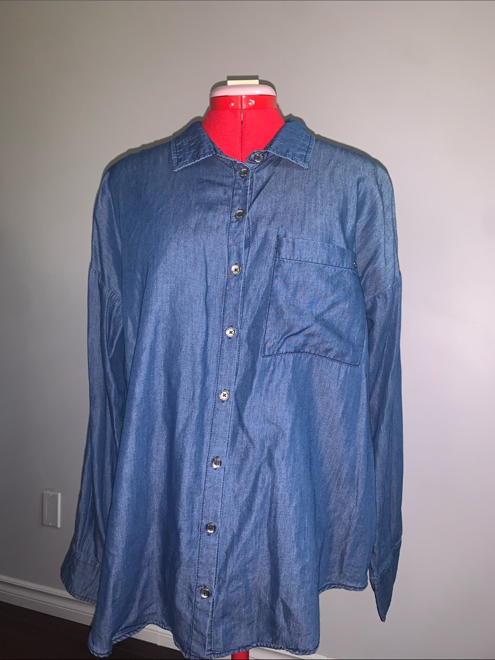 Guess Women's Blue Denim Button-Down Shirt